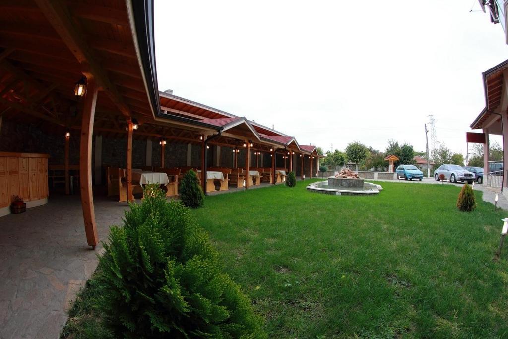 Hotel Akre Kavarna Kültér fotó