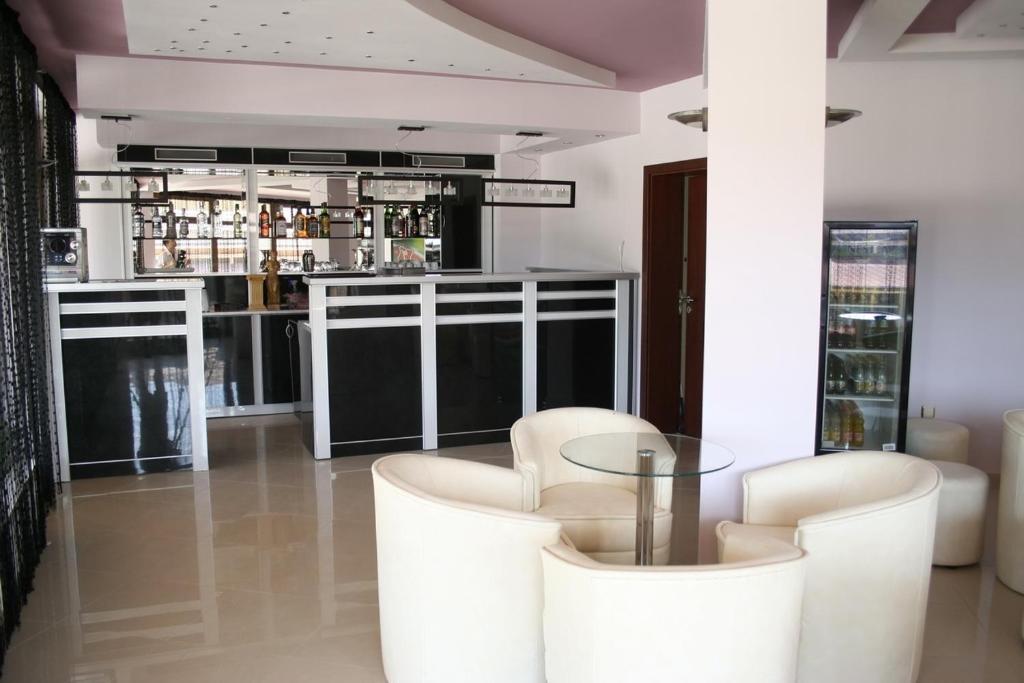 Hotel Akre Kavarna Kültér fotó